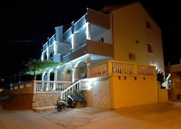 Dobrila * Jelsa (Hvar)