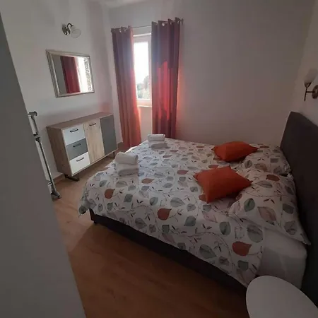 Dobrila Apartment *