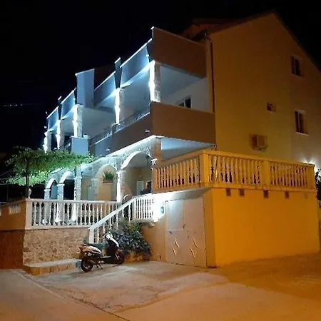 Dobrila * Jelsa (Hvar)